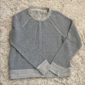 Women Faherty sweatshirt, size Medium